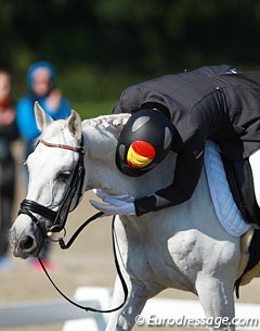 Diego Martinez Del Moral was one of the few riders actually showing happy emotions at the end of his ride. I find it unbelievable how few riders actually smile at the end of their test! You are at the Europeans. Be grateful!