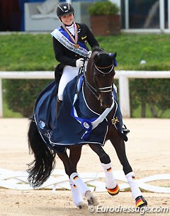 A victory lap for 2014 European Junior Riders Champion Anna Christina Abbelen on Furst on Tour