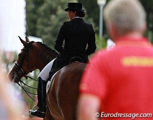 Lisa Maria Klossinger and Daktari leave the arena