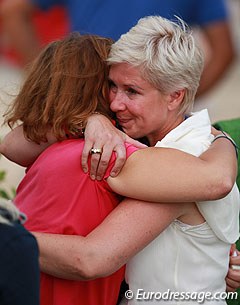 Anna's mom Silke Abbelen gets a big hug from Annika Krieg, mom of team mate Jessica
