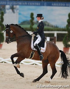 Belgian Jorinde Verwimp rode Tiano (by Lester x Hemmingway) with a very painful, broken toe on her left foot and still managed to score 69.237%