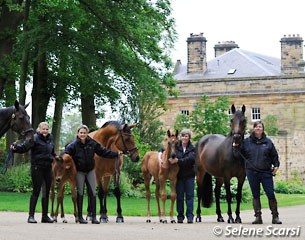 Emma Blundell and her mom Jill with Claire (by Caprimond x Der Clou, granddam of Farrouche) with her two ET fillies of 2014: Flaire (For Romance) and Daire (De Niro) in front of the Mount St. John Manor :: Photo © Selene Scarsi