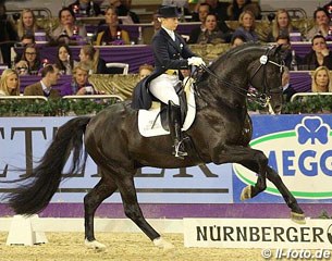 Theresa Nilshagen on Dante Weltino (by Danone x Welt Hit II)