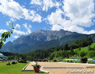 Do you know a more beautiful dressage arena than this one?