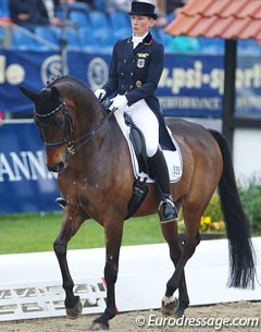 Anabel Balkenhol on Rubins Royal (by Rubinstein x Vargas xx)