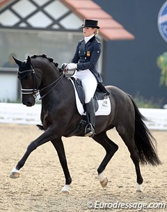 Morgan Barbançon made her come back with Painted Black after 20 months. The horse showed off his rhythmical piaffe-passage work but often got behind the vertical and there was some mistakes in canter