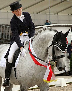 2014 Swiss Grand Prix Dressage Champion Anna-Mengia Aerne-Caliezi pats Raffaello Va Bene :: Photo © SM Dressur