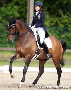 Alexandra Berns on Kings Legend