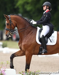 Christina König on Ambaro Saturnus