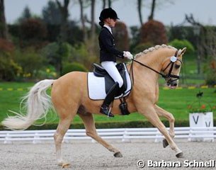 Linda Erbe on Dujardin B