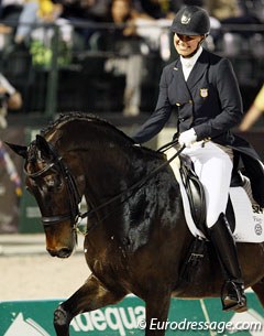 Adrienne Lyle and Wizard leave the stadium and get lots of applause from the crowds at the 2014 Palm Beach Derby :: Photo © Astrid Appels