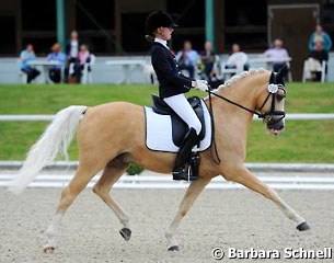 Linda Erbe on Dujardin B