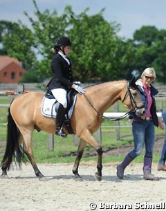 Marie Linsenhoff on Massimiliano flanked by her mom Ann Kathrin