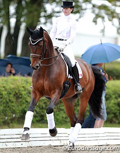 Canadian Belinda Trussell warming up Anton