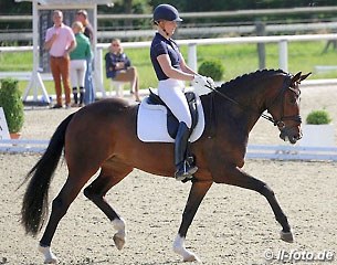 Ann Christin Wienkamp on Samoura M