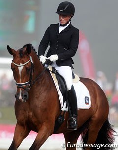 Jana Freund on the Rhinelander mare Cassiopaya (by Cassini Boy Junior). She has lovely frontleg usage but didn't have the poll as highest point in trot and got stuck in the second flying change