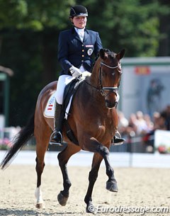 Austrian Ulrike Prunthaller on the very talented mover Quarz (by Quaterback x Rubinstein Noir). The bay gelding was tense and all over the place in the arena. It was just not their day.