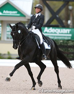 Catherine Malone on UNO Don Diego (by Dressage Royal x Falkland). The black Danish stallion grunted his way through the canter tour but produced very expressive trot work