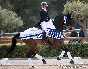 Rebecca Edwards on Don Archie at the 2015 CDI Barcelona :: Photo © Top Iberian