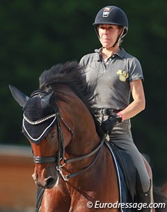 Stephanie Brieussel on Amorak :: Photo © Astrid Appels