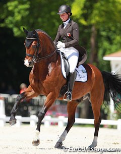 Swiss Patricia Schärli on Cappucino XIV (by Competent x Rohdiamant)