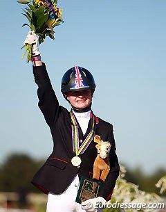 Triple gold for Phoebe Peters