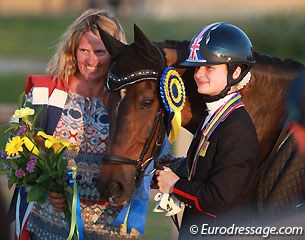 Proud mom Tracy Peters with SL Lucci and Britain's gold medal anchor Phoebe Peters