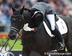 Morgan Barbançon Mestre had her final competition ride on Painted Black. The 18-year old KWPN stallion will be retired from sport and did his last test in the Aachen kur