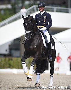 Matthias Rath and Totilas warming up for the Grand Prix