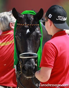 Furst on Tour gets a towel drenched in ice water in his neck to cool down