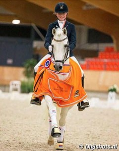 Zoe Kuintjes and Elin's Noncisdador win the 2015 Dutch Indoor Pony Championships :: Photo © Digishots