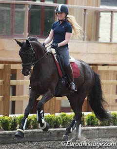 Lucinda Elliott schooling Sophia