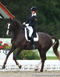 German Nadine Falke on the Oldenburg mare Weltinda (by Welt Hit II x Donnerhall)