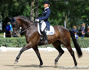 Nicole Raili on Pommery