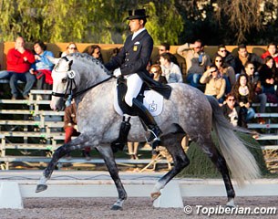 Jose Antonio Garcia Mena and Dragao Figueiras win the Prix St Georges