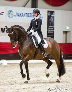 Jennie Larsson and Zircoon Spring Flower at the 2015 CDI Nieuw en St. Joosland :: Photo © Digishots