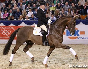 Falk Rosenbauer and Fiderdance (by Fidertanz x Don Schufro) at the 2015 Munster stallion show :: Photo © LL-foto