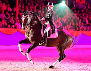 Bernadette Brune and Spirit of the Age OLD at the Oldenburg Gala Night in Vechta :: Photo © Michi Meier