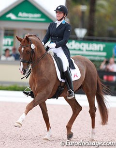 Eliane Cordia-van Reesema on Jewel's Adelante