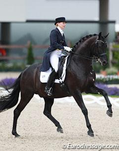 Nadine Capellmann is back with a new horse, Forpost, an 8-year old Ukrainian bred gelding by Obrazets x Khiton