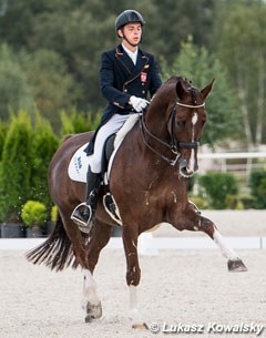 Tomasz Jasinski rode his mom Katarzyne Milczarek's 2015 European Championship horse Dzeko in the Under 25 division in Augustowek