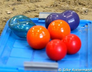 Juggling balls for co-ordination exercises