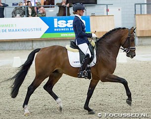 Adelinde Cornelissen on Henkie