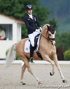 Linda Erbe on Dujardin B