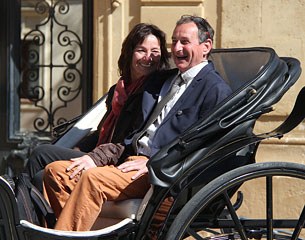 Sophia and Didier Ferrer arriving at the CDI Jerez by horse carriage