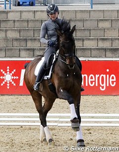 Jenny Lang on her small tour horse Diamond Song OLD