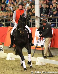 Klimke's former apprentice Lara Heggelmann on the Fürstenball-offspring Fürst Stern