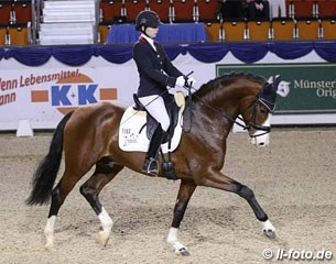 Anja Wilimzig and the bay stallion Farbenspiel (by Florenciano x Dimension) won the LVM Youngster Championship for 6-year olds