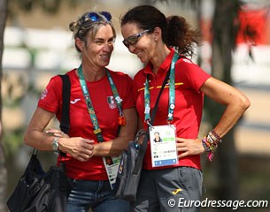 Beatriz Ferrer-Salat sharing a laugh with equine physio therapist Gabrielle