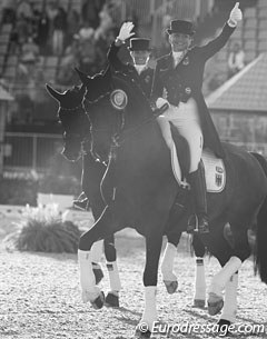 Dorothee Schneider and Showtime in the lap of honour